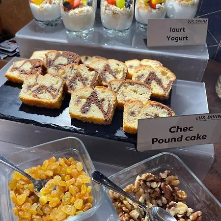 Ξενοδοχείο Lux Divina Μπρασόβ