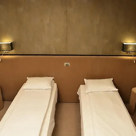 Lux Divina מלון 3*