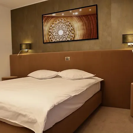 Lux Divina בראשוב