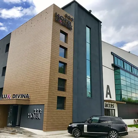 Lux Divina 3*