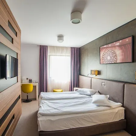 Lux Divina 3*
