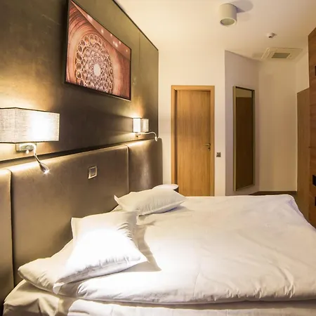 Ξενοδοχείο Lux Divina Μπρασόβ