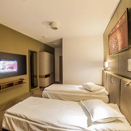 מלון Lux Divina 3*