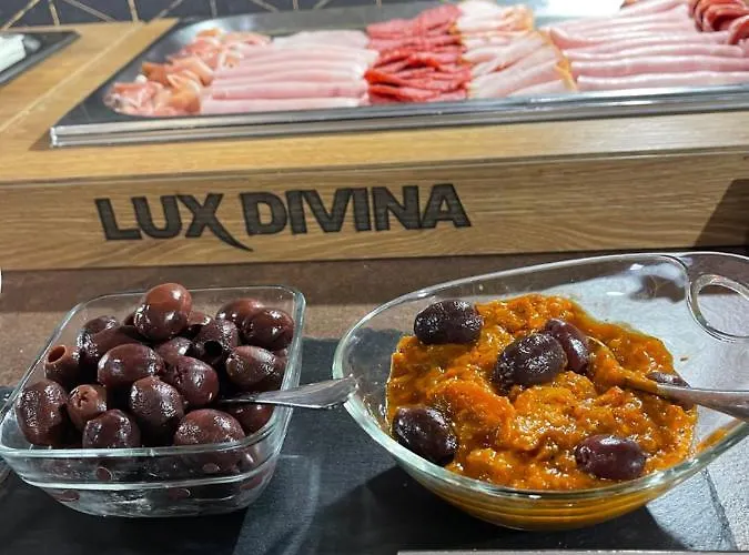 Hotel Lux Divina 3*